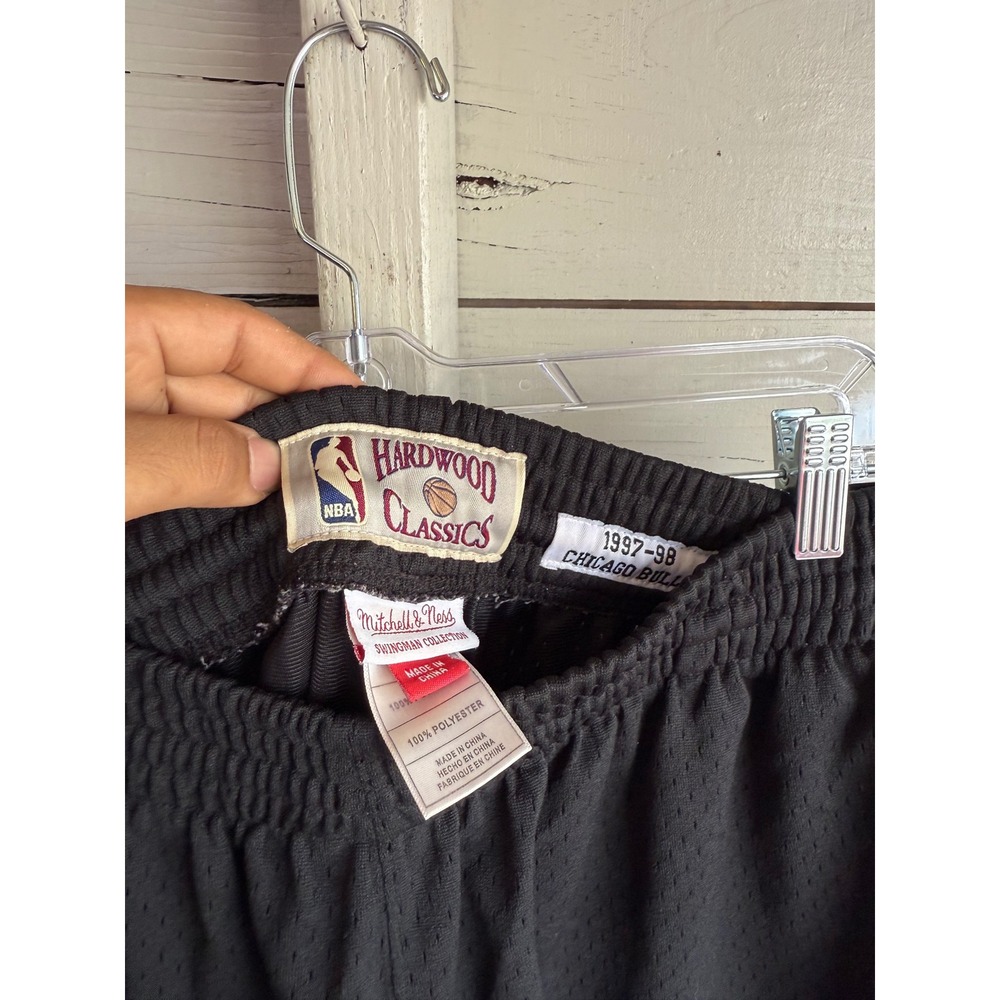 Mitchell & Ness Chicago Bulls 1997-98 Hardwood Classics Swingman Shorts Mens L - Picture 4 of 6